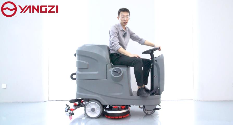 停車場洗地機怎么使用